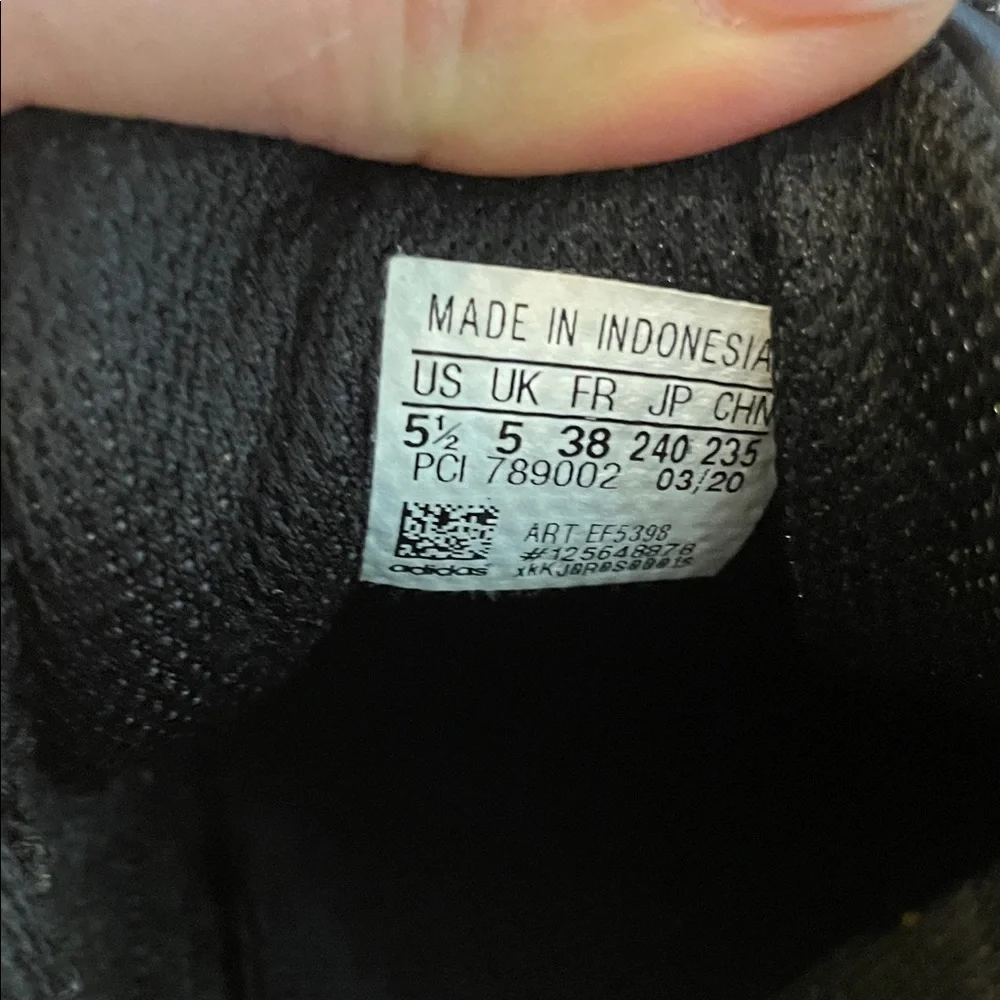 adidas reposhing this